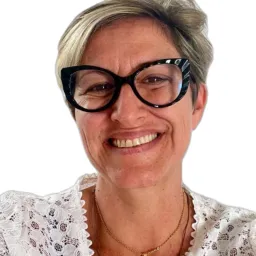 Debora RIAHI