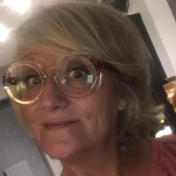 Hélène PYE PLISSART